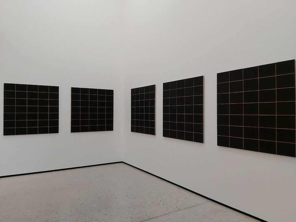 Peter Roehr - schwarze Tafeln