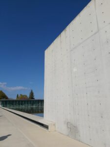 Tadao Ando - Löcher im Beton
