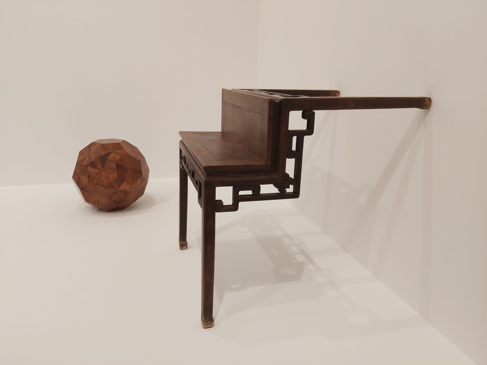 Ai Weiwei, Möbelskulpturen