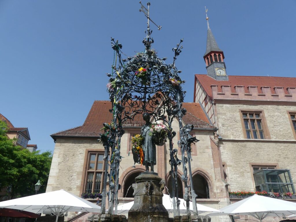 Der Marktbrunnen vor dem Alten Rathaus