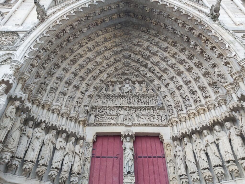 Die prachtvolle Westfassade der Kathedrale