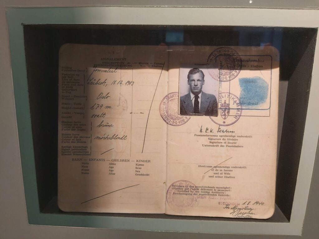 Der norwegische Pass Willy Brandts ausgestellt auf den Namen Herbert Frahm