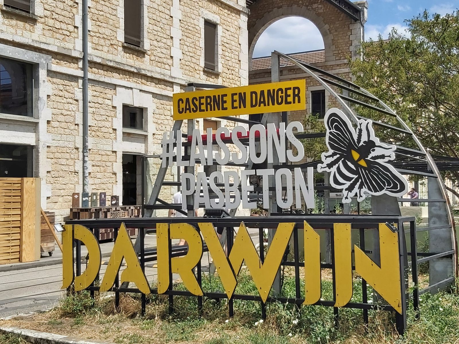 Darwin - die Kaserne ist bedroht