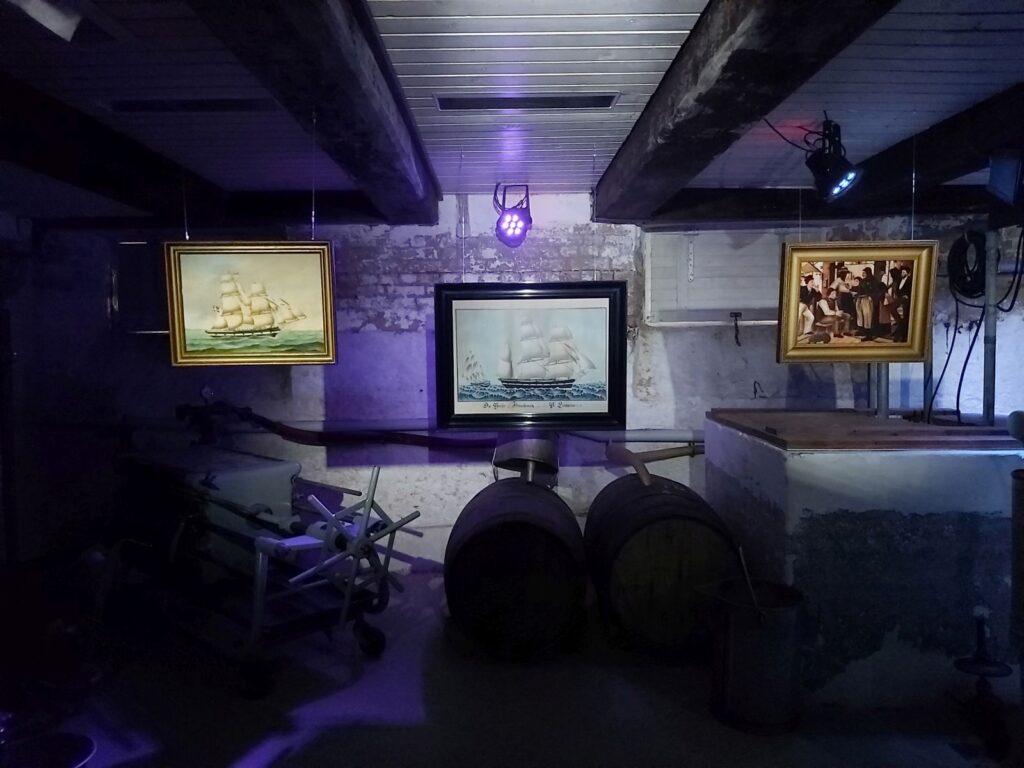 Das Rum-Museum ist im historischen Fasskeller des Zollpackhauses eingerichtet