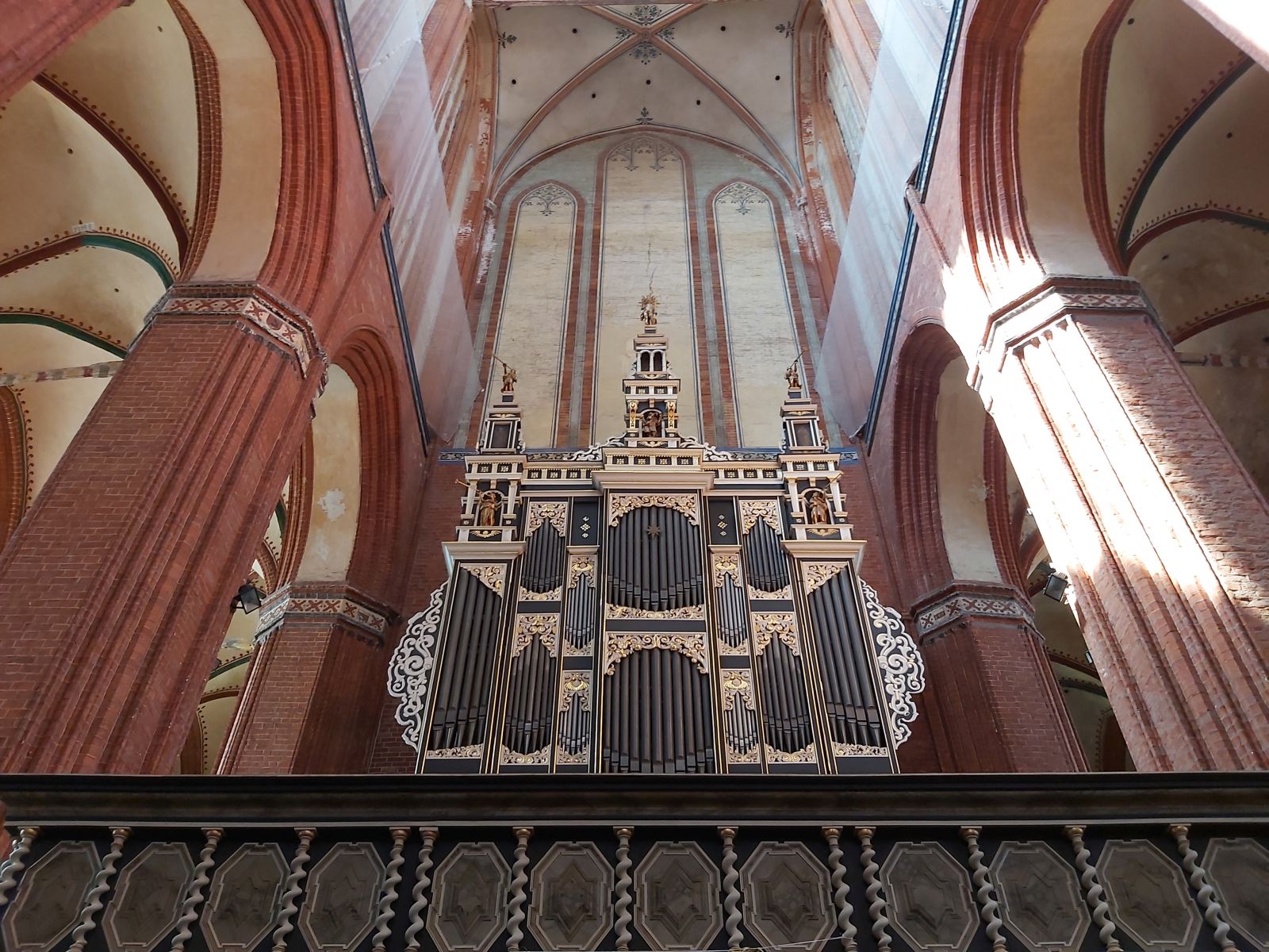 Ein Blick auf die Orgel der Nikolaikirche