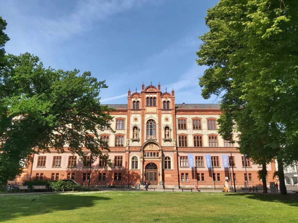Das Hauptgebäude der Universität Rostock