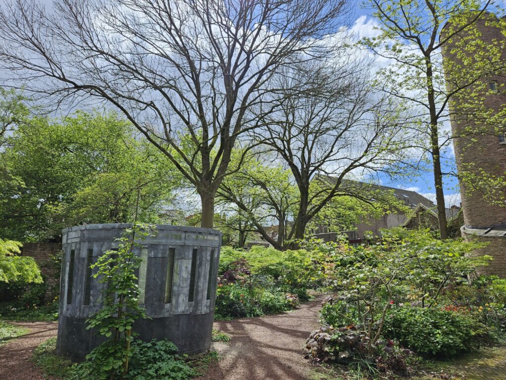 Eine grüne Oase: der Klostergarten in Deventer