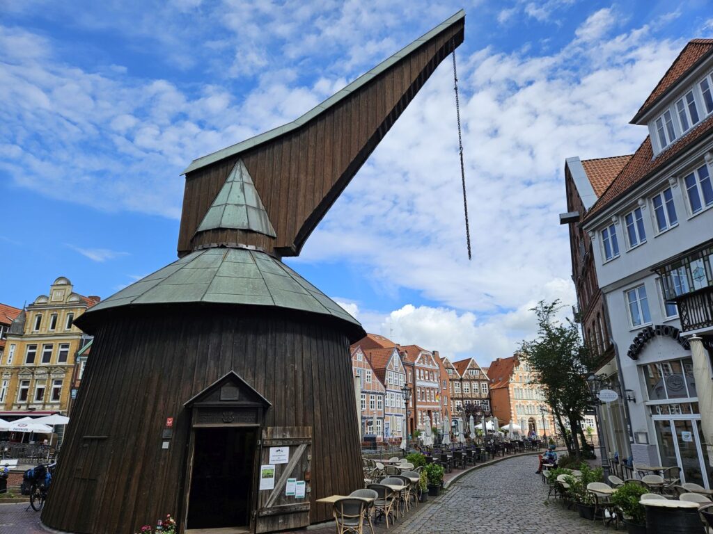 Der Holzkran am Fischmarkt in Stade - Rekonstruktion des Originals von 1661