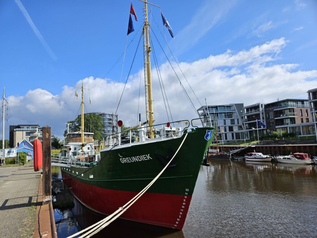 Das Museumsschiff MS Greundiek hat seinen Liegeplatz im Hafen von Stade