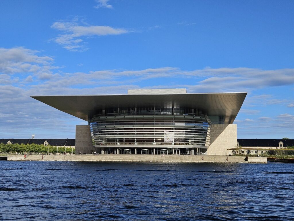 Überwältigende Architektur: das Opernhaus in Kopenhagen