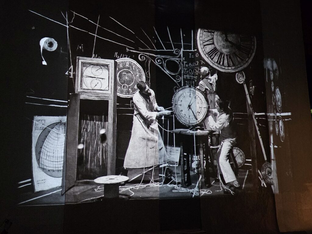 Die Zeit, die Zeit... Refusal of Time von William Kentridge