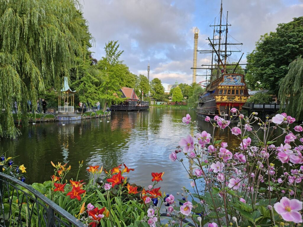 Überraschend: Im Tivoli gibt es gepflegte kleine Gärten und einen See