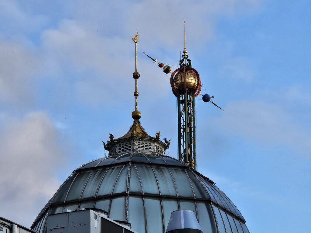 Abenddämmerung über dem Tivoli, Kopenhagen