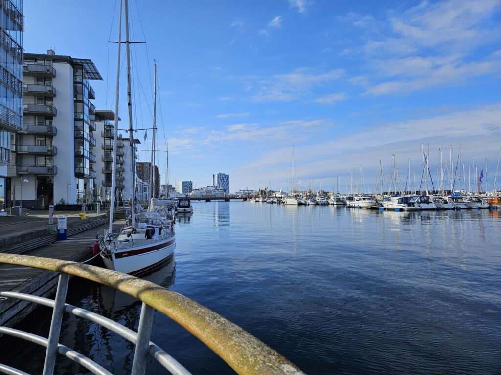 Dieses Blau über der Marina von Helsingborg hat es mir angetan!