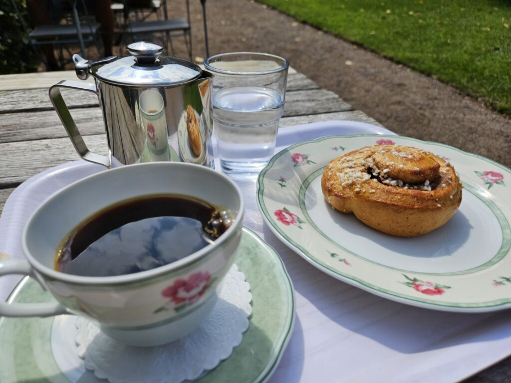 Fika bei Gisela Trapp, Freilichtmuseum Fredriksdal